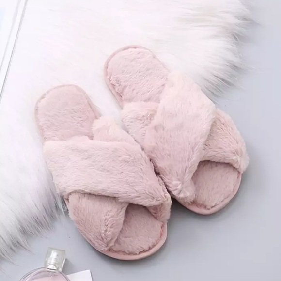New Pink Fur Fluffy Warm Cozy Criss Cross Slippers - Picture 1 of 9